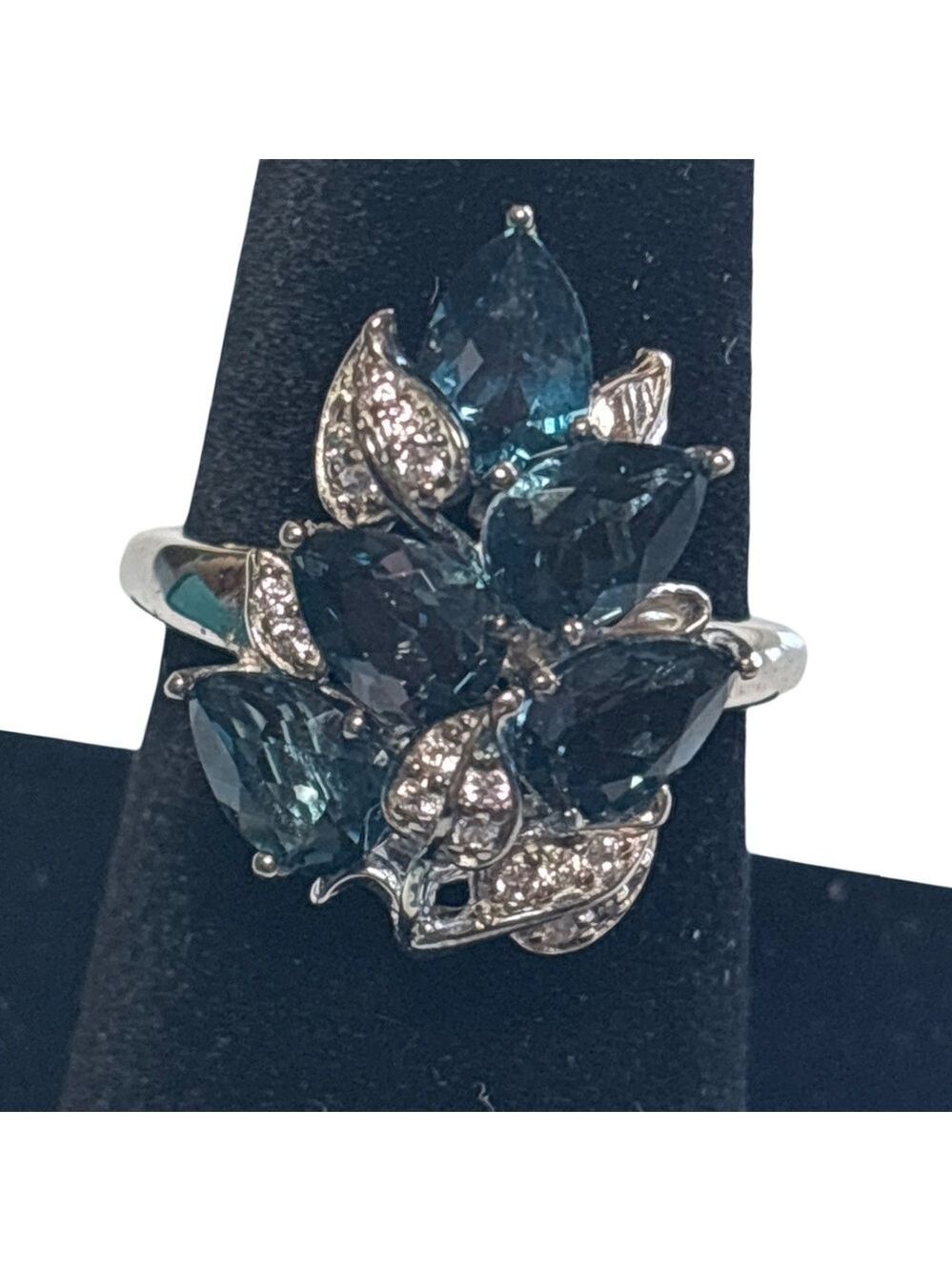 Vibrant Blue and Silver Leaf Design Women's Ring Size 9
